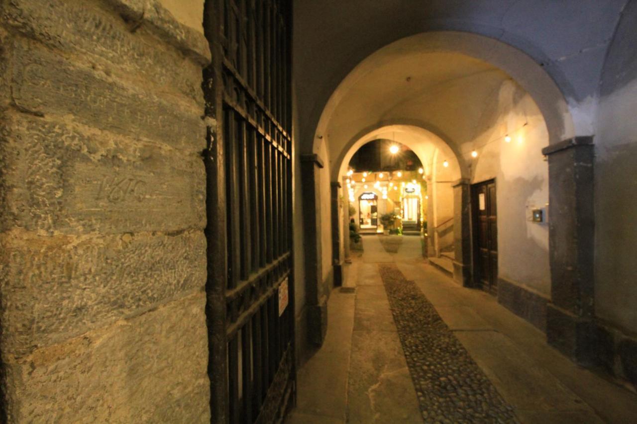 Appartamento Con Terrazza Nel Centro Storico. Cuneo Exterior foto